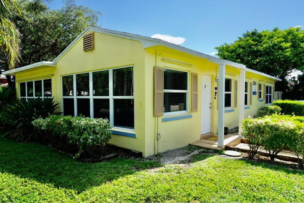 The Beach House At Seascape Steps From The Beach, Marina And Shops! Villa West Palm Beach Exterior photo