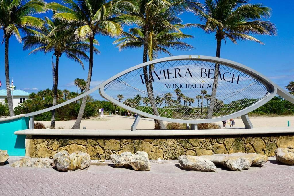 The Beach House At Seascape Steps From The Beach, Marina And Shops! Villa West Palm Beach Exterior photo